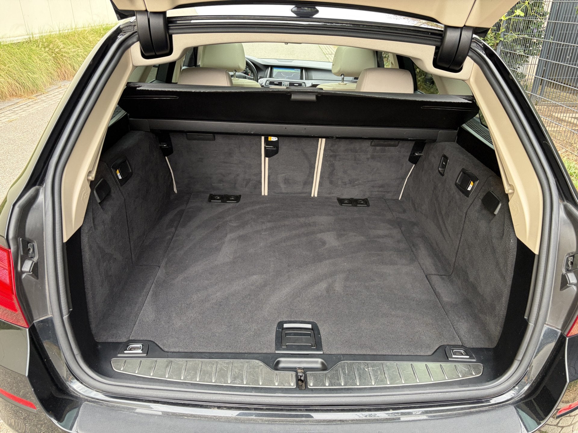 Foto 21 van BMW 5 Serie Touring 520i High Executive / AUTOMAAT / LEER /