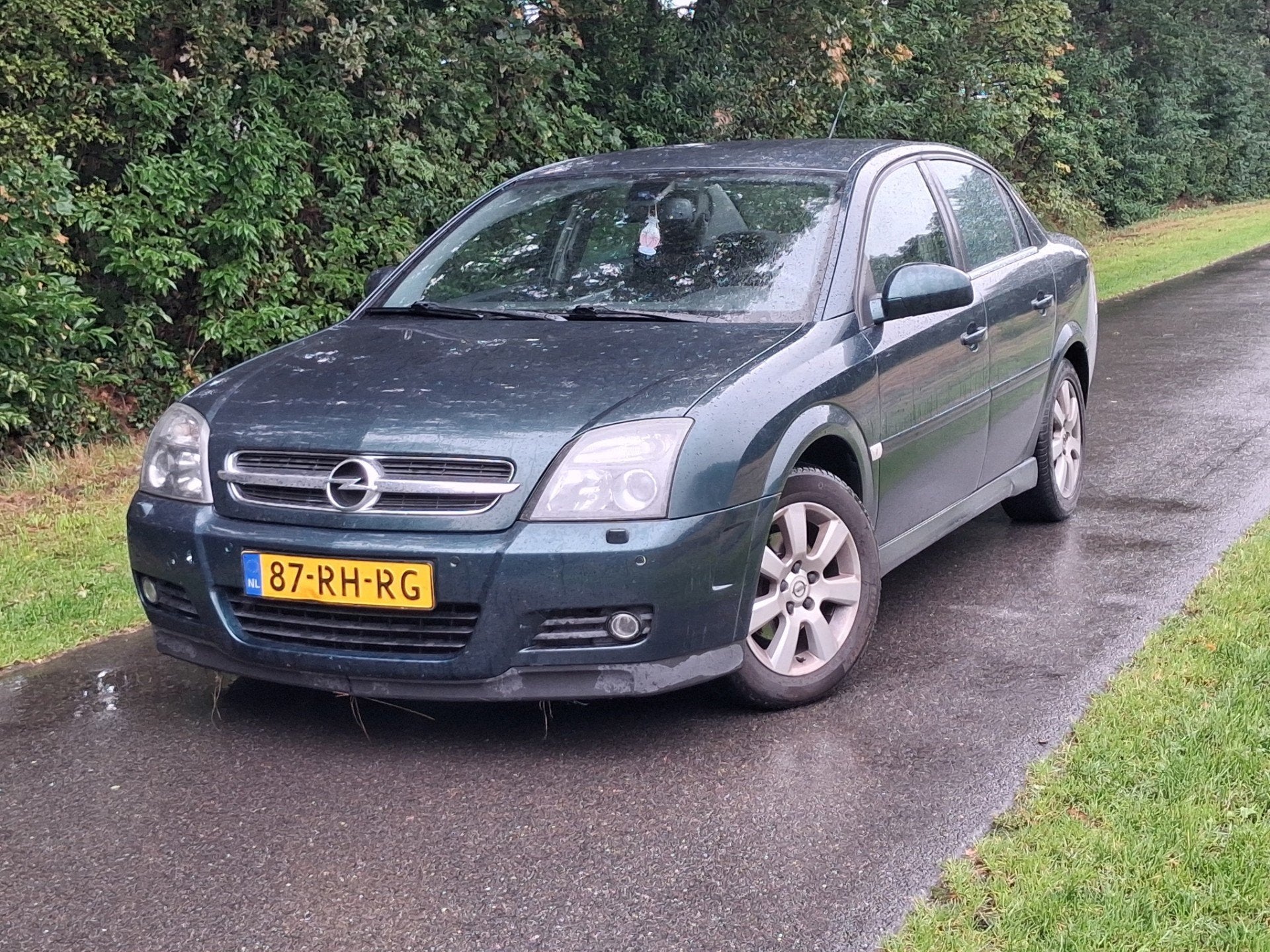 Opel Vectra 2.2-16V V-line |CRUISE + AUTOMAAT|, Auto's, Gebruikt, Automatische klimaatregeling, 4 cilinders, 715 kg