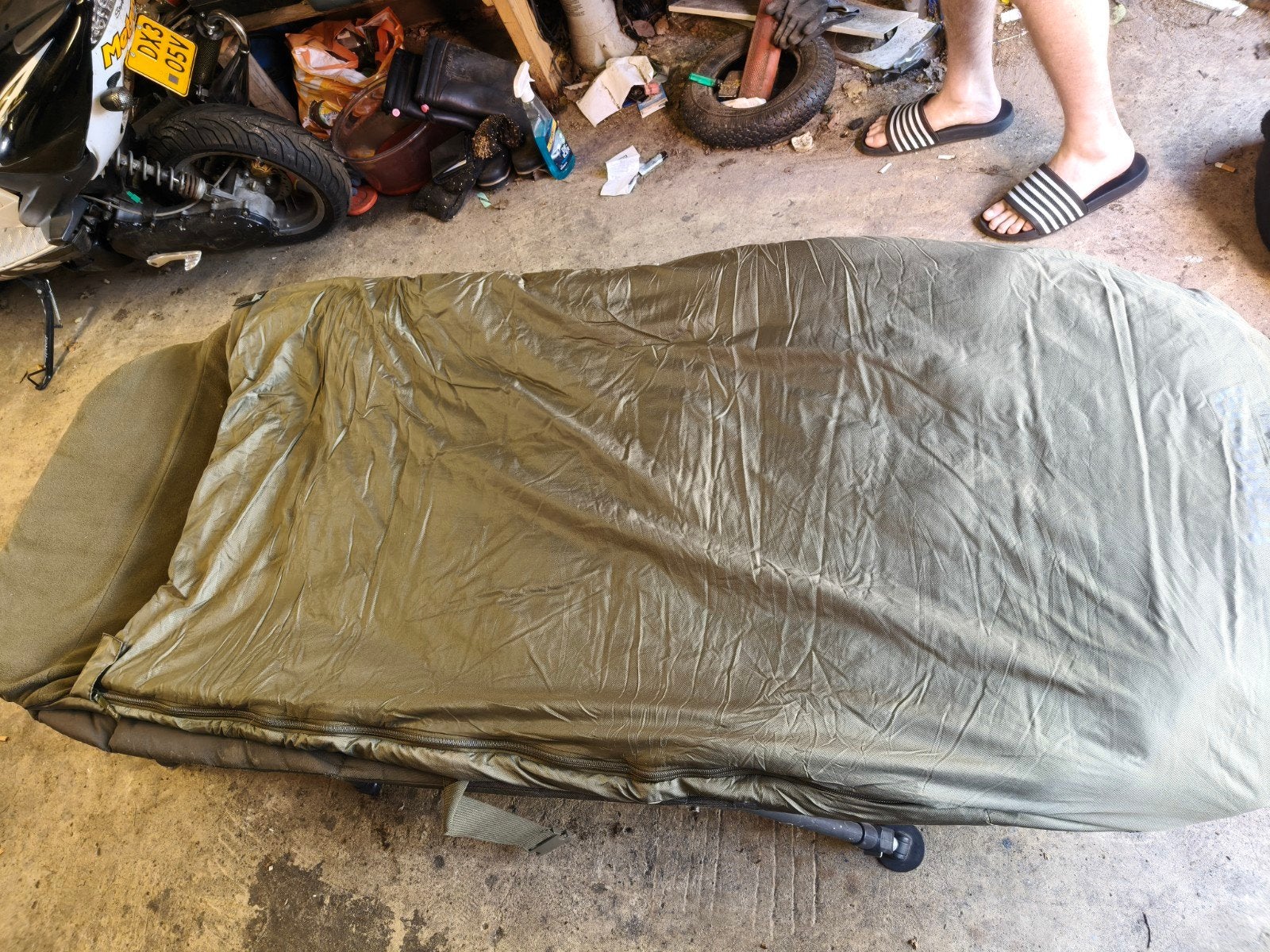 Trakker Levelite Oval Bed System (middenpoten missen), Ophalen