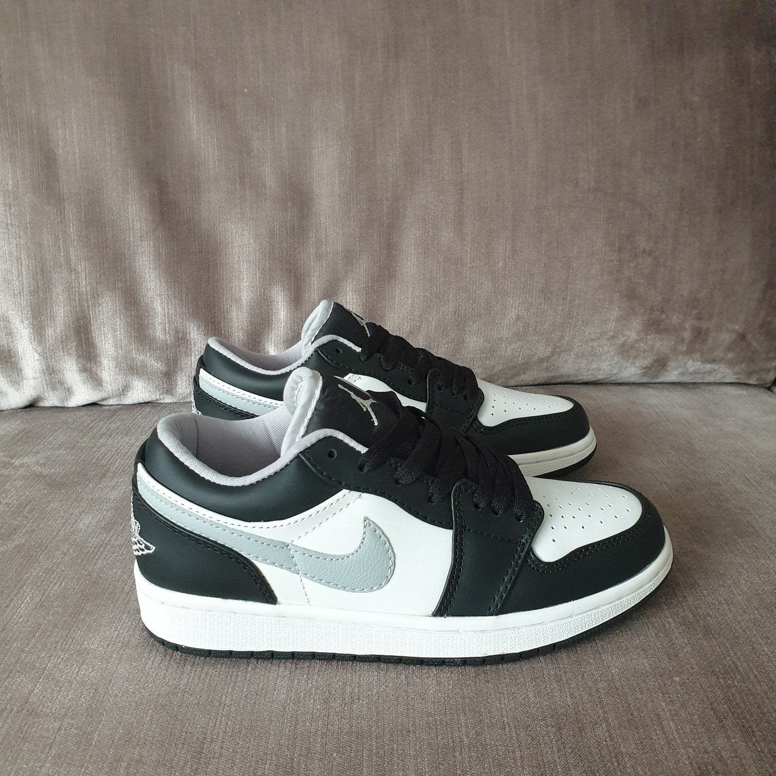 Nike air jordan 1 low shadow white, Kleding | Dames, Schoenen, Nike Air Jordan, Overige kleuren, Nieuw, Ophalen of Verzenden