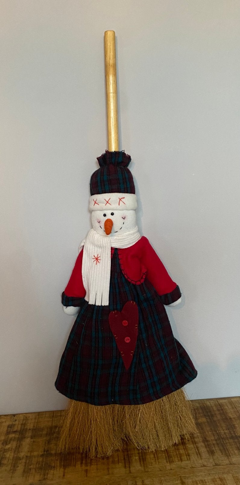 Decoratieve kerstbezem met schattige sneeuwpop, 87 cm hoog, Ophalen of Verzenden, Zo goed als nieuw