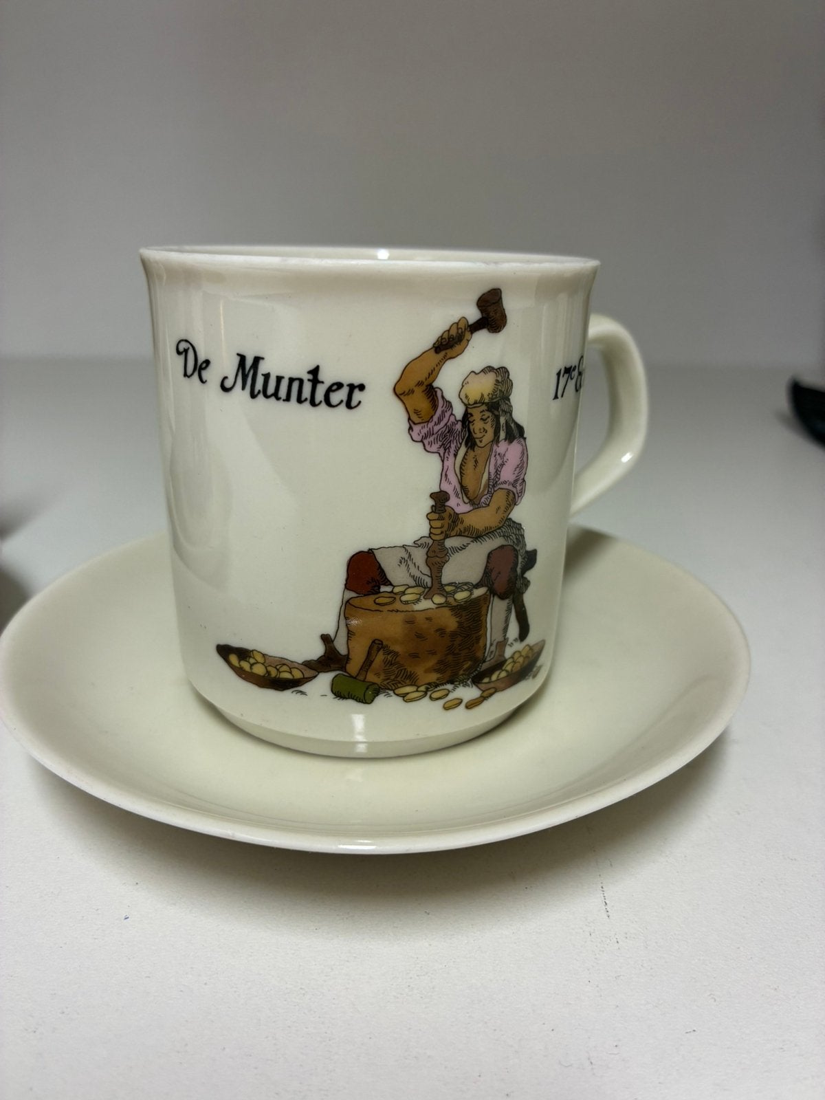 Kop en Schotel Mitterteich Porzellan De Munter, Ophalen of Verzenden, Zo goed als nieuw, Overige stijlen, Kop(pen) en/of Schotel(s)