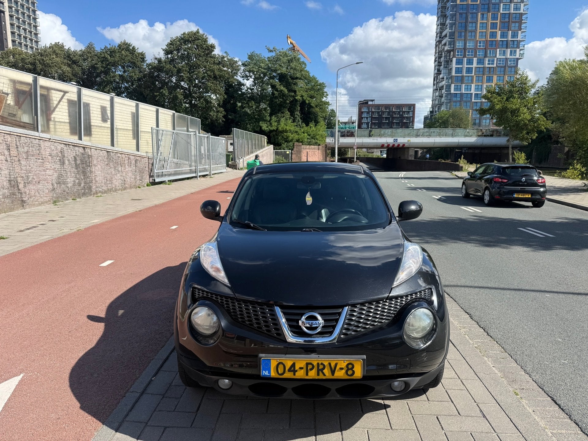Nissan Juke 1.6 Tekna Clima Keyless Cruise Bluetooth NL Auto, Voorwielaandrijving, Euro 5, Zwart, 4 cilinders