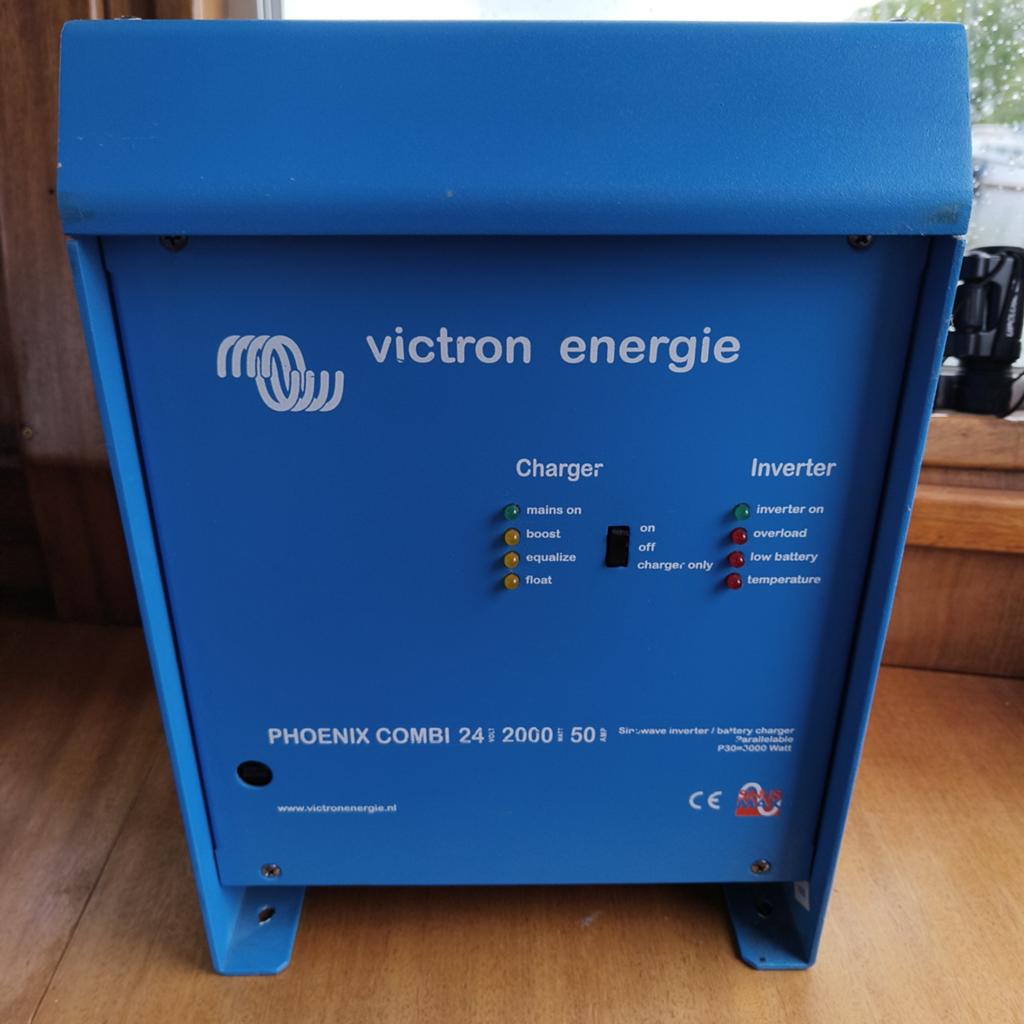 Victron Energie Phoenix Combi 24/2000/50 Omvormer/Lader, Ophalen of Verzenden, Gebruikt, Motor en Techniek