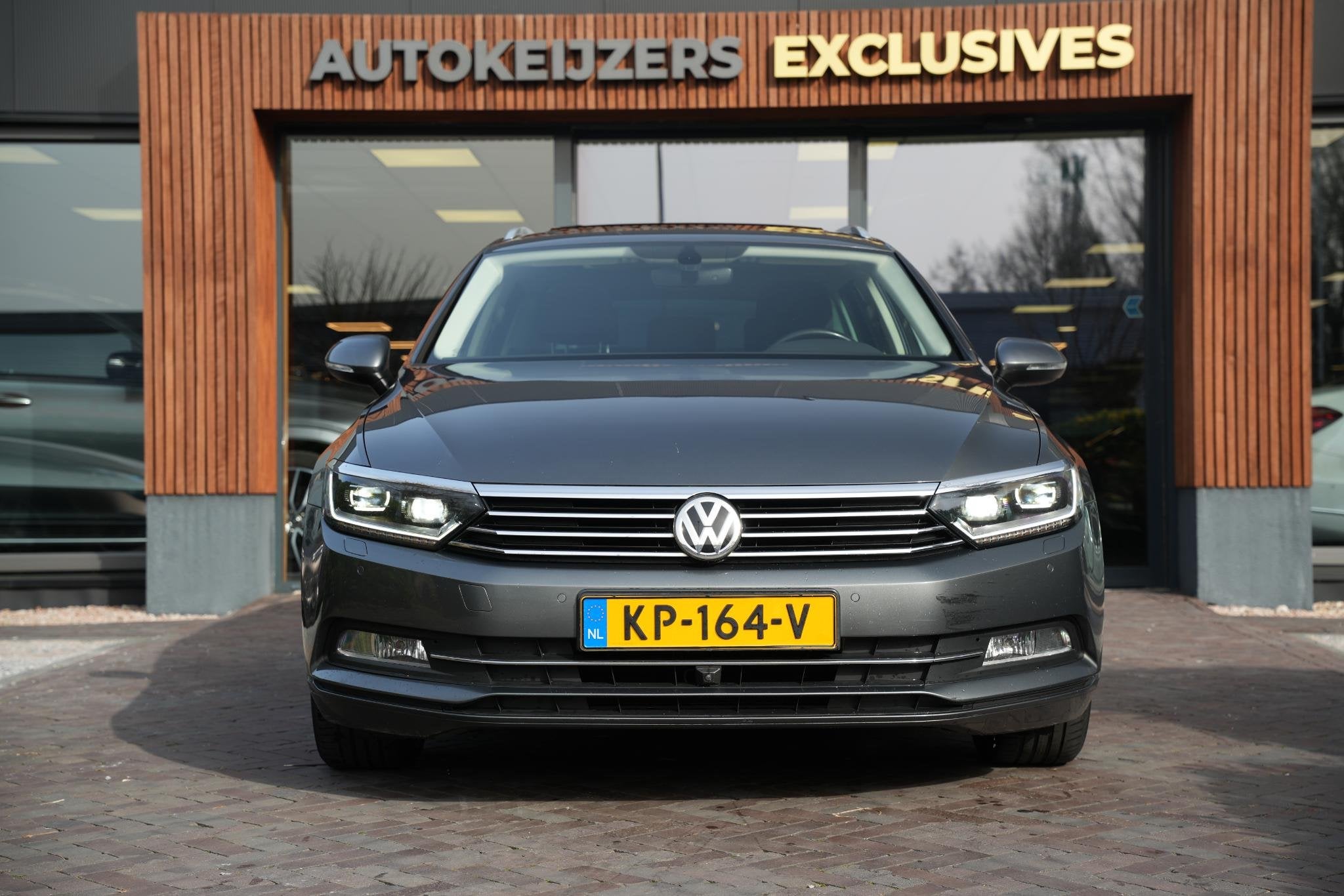 Foto 3 van Volkswagen Passat Variant 1.6 TDI Connected Series Navi Came
