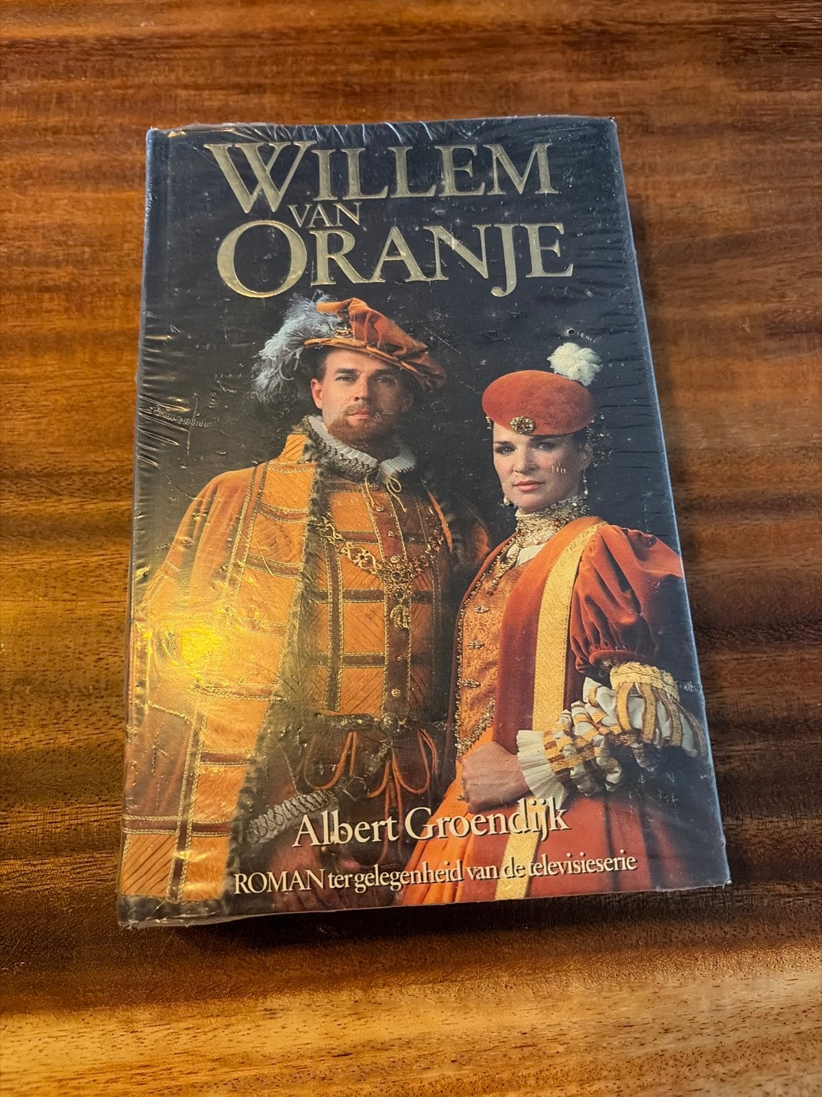 Willem van Oranje - Albert Groendijk (Roman) - V2, Boeken, Ophalen of Verzenden, Zo goed als nieuw