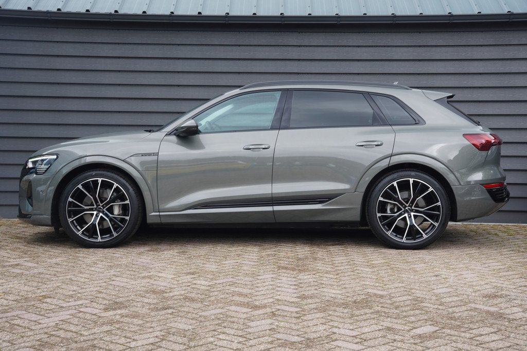 Audi Q8 e-tron 50 quattro Advanced Edition 95 kWh - LEDER -, Auto's, Audi, Automaat, 131 €/maand, Zwart, 95 kWh