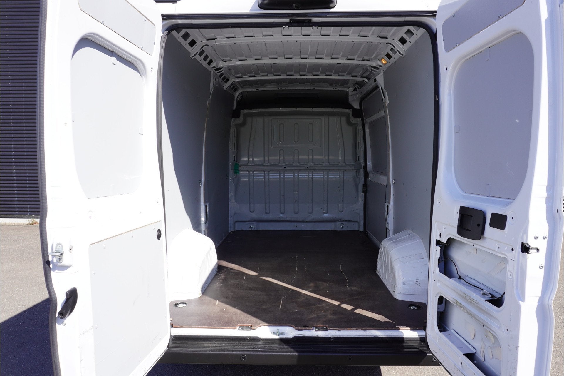 Opel Movano 120pk L2H2 Navigatie Camera Cruise control Apple, Voorwielaandrijving, Gebruikt, Euro 6, 4 cilinders
