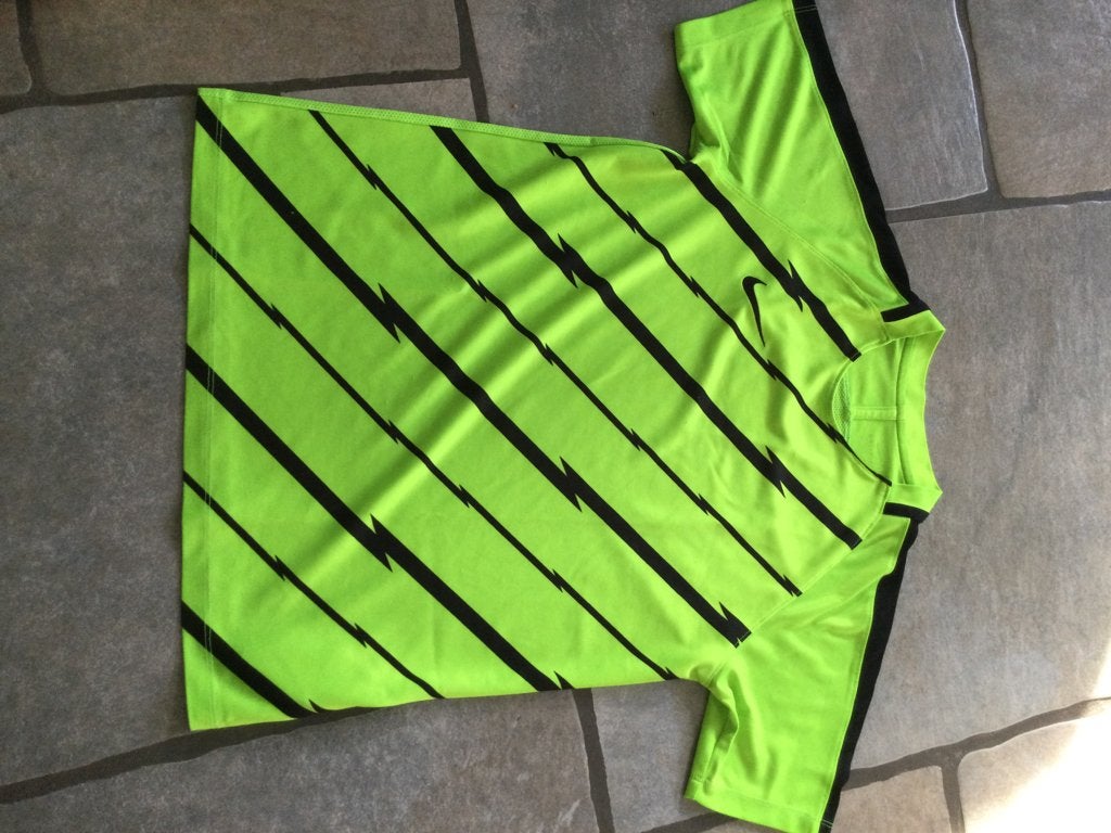 Nike dry fit t shirt groen/ zwart maat xs/s, Kleding | Heren, Zwart, NIKE, Ophalen of Verzenden, Zo goed als nieuw
