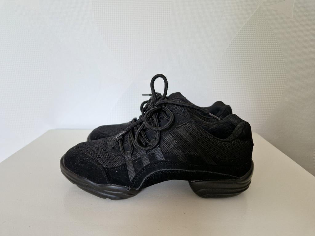 Capezio DS24 Rock It Unisex Danssneaker met Splitzool  37, Ophalen of Verzenden, Zo goed als nieuw, Schoenen