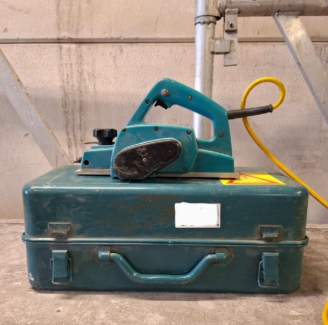 Makita 1923H elektrische schaafmachine (850W) in koffer, Doe-het-zelf en Verbouw, Schaafmachines, Ophalen of Verzenden, Gebruikt