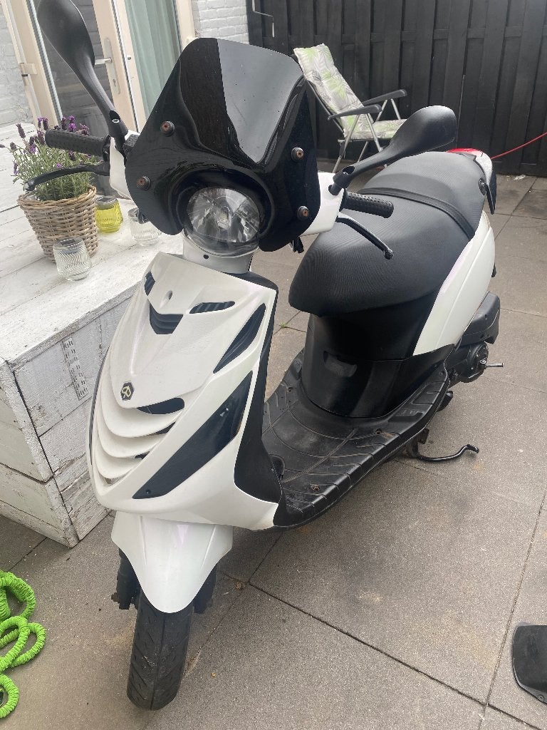 Scooter Zip, Ophalen, Piaggio, Zo goed als nieuw, Benzine