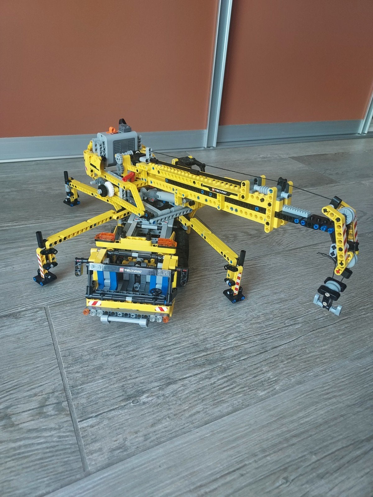 Technisch lego 8053 mobiele kraan. Met power functie motor s, Gebruikt, Lego, Inclusief instructies, Ophalen of Verzenden