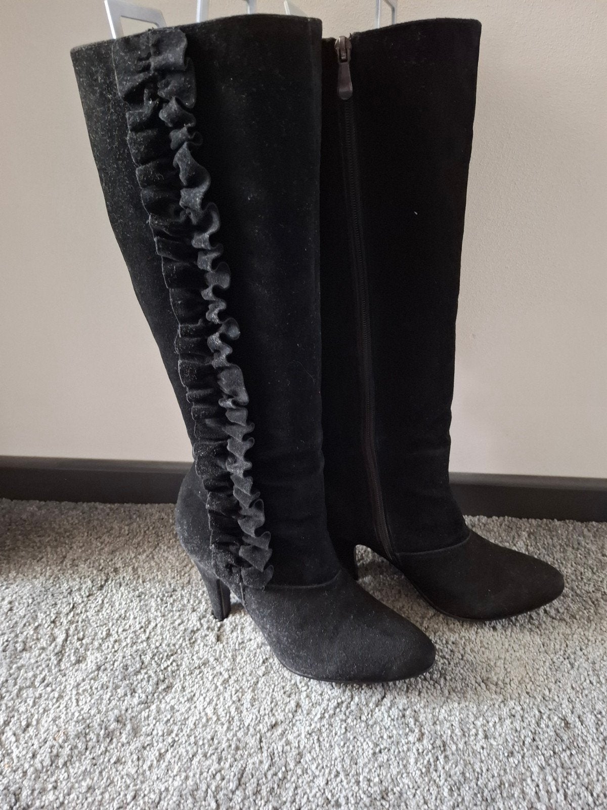 Wallis zwarte suède laarzen met ruches - Maat 36, Kleding | Dames, Hoge laarzen, Ophalen of Verzenden, Gedragen, Wallis