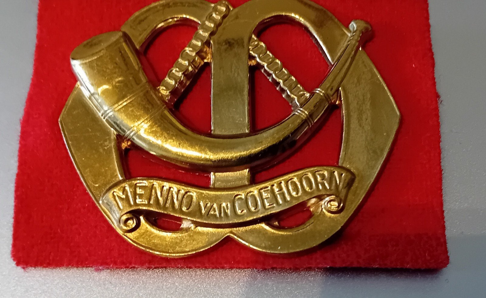 baretembleem Menno van Coehoorn, Verzamelen, Ophalen of Verzenden, Landmacht, Nederland, Embleem of Badge