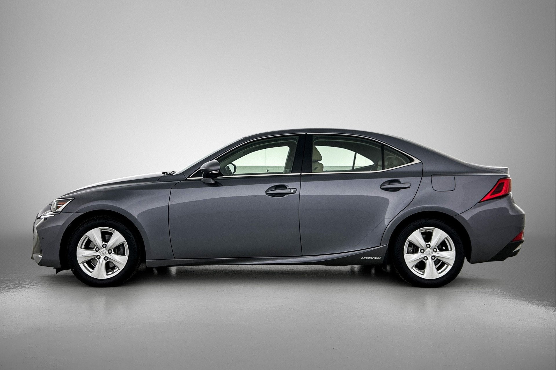 Lexus IS 300h Business Line | Safety Pack | Adaptive Cruise, Automaat, 12 maanden, Achterwielaandrijving, Gebruikt