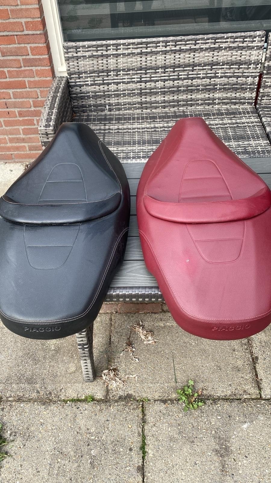 Piaggio Beverly 350 Zadel - Zwart, Rood, Bruin - Zeer Goede, Motoren, Tuning en Styling, Ophalen