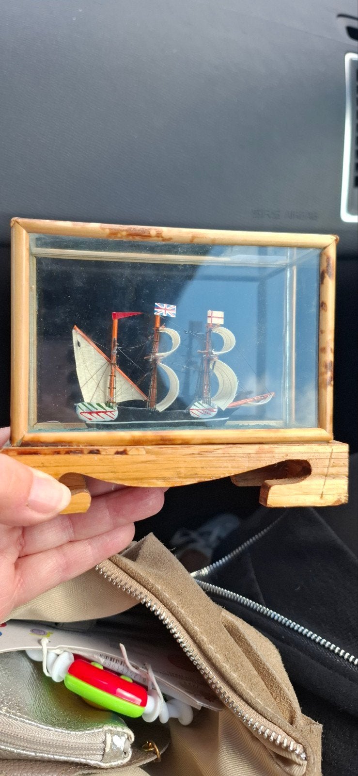 Miniatuur zeilschip Groot-Brittannië 3-master in vitrine, Ophalen of Verzenden, Gebruikt