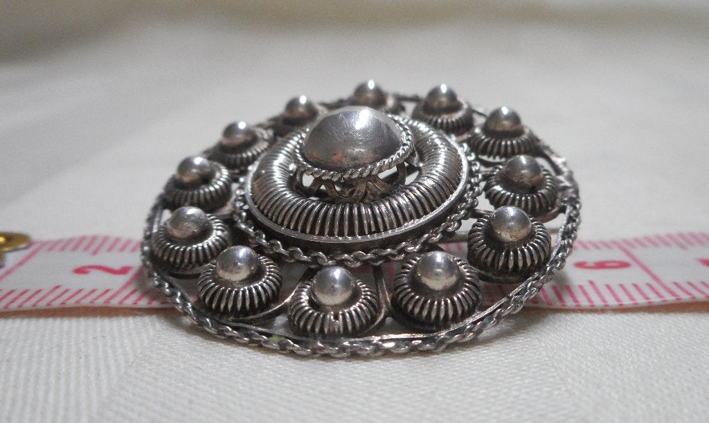 Zilveren antieke Zeeuwse knop broche nr.1223, Sieraden, Tassen en Uiterlijk, Antieke sieraden, Verzenden, Zilver, Broche