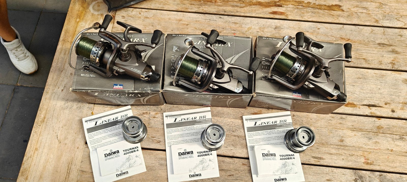 3x Daiwa Tournament Linear-x 4000 BR met reserve spoel, Ophalen of Verzenden, Gebruikt, Molen