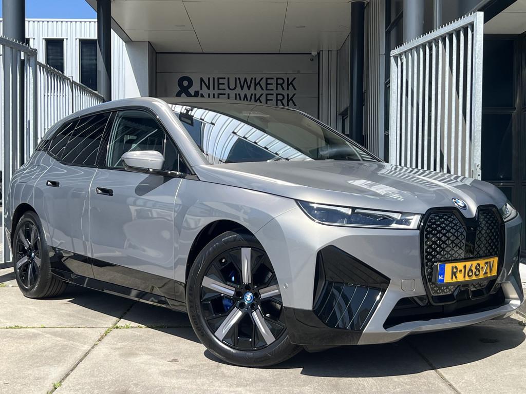 BMW iX xDrive40 High Executive 77 kWh | SOH 98% | VOL! | PAN, Automaat, Gebruikt, Huisgarantie, Met garantie (alle)