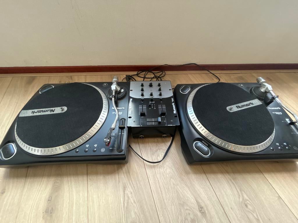 Numark draaitafels DJ-set TT1625 DM950, Muziek en Instrumenten, Dj-sets en Draaitafels, Ophalen of Verzenden, Gebruikt, Dj-set