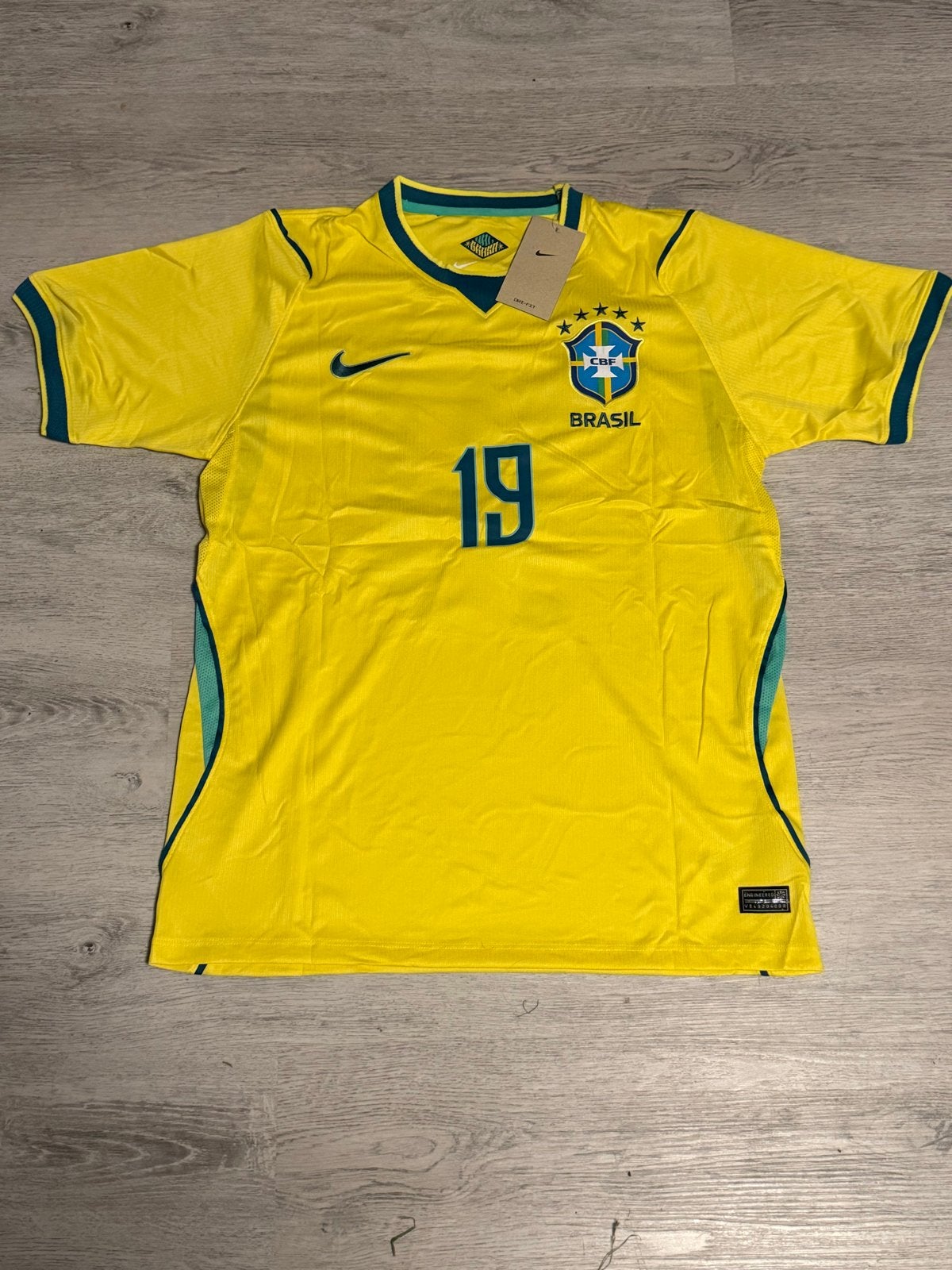 Nike Endrick Brazilië Thuistenue 19 Maat L, Sport en Fitness, Maat L, Ophalen of Verzenden, Nieuw, Shirt