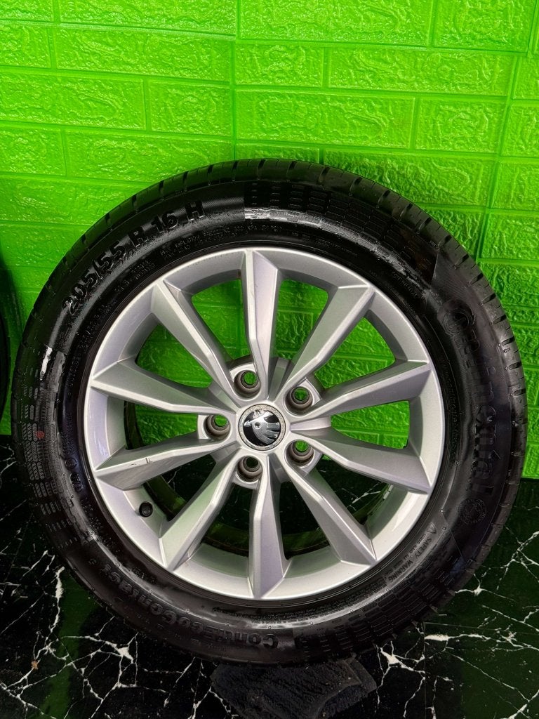 Originele Skoda Octavia velgen 16" 5x112 zomerset 8mm! caddy, Niet ingevuld, Gebruikt, 16 inch, Banden en Velgen