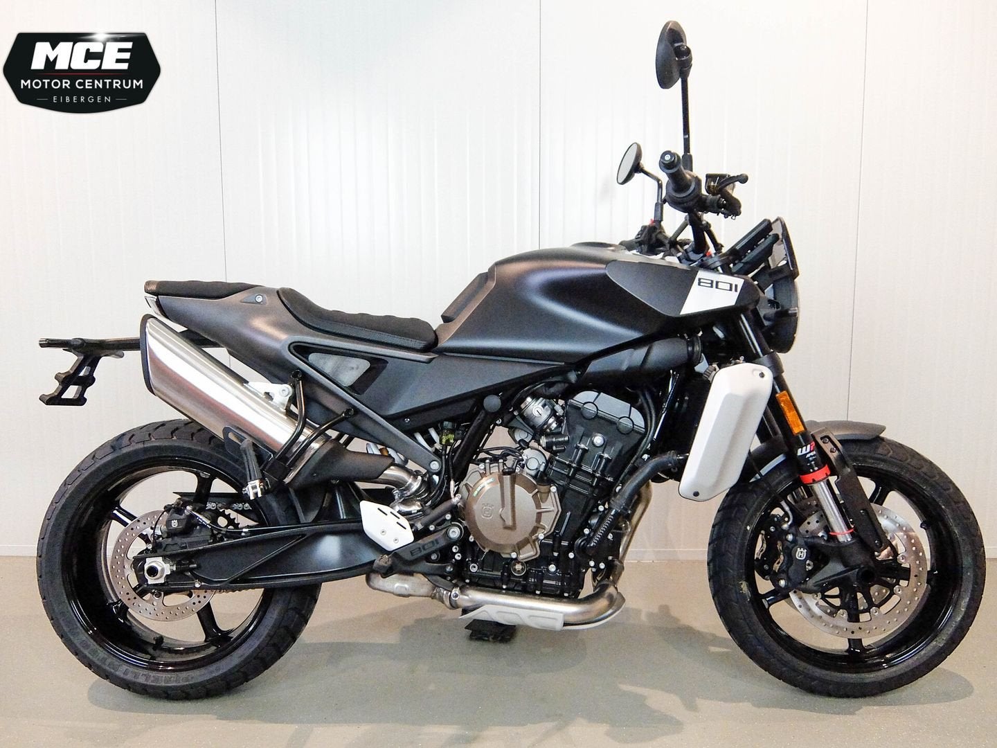 HUSQVARNA SVARTPILEN 801 (bj ), 2 cilinders, Motorrijbewijs A, Bedrijf, Onbekend