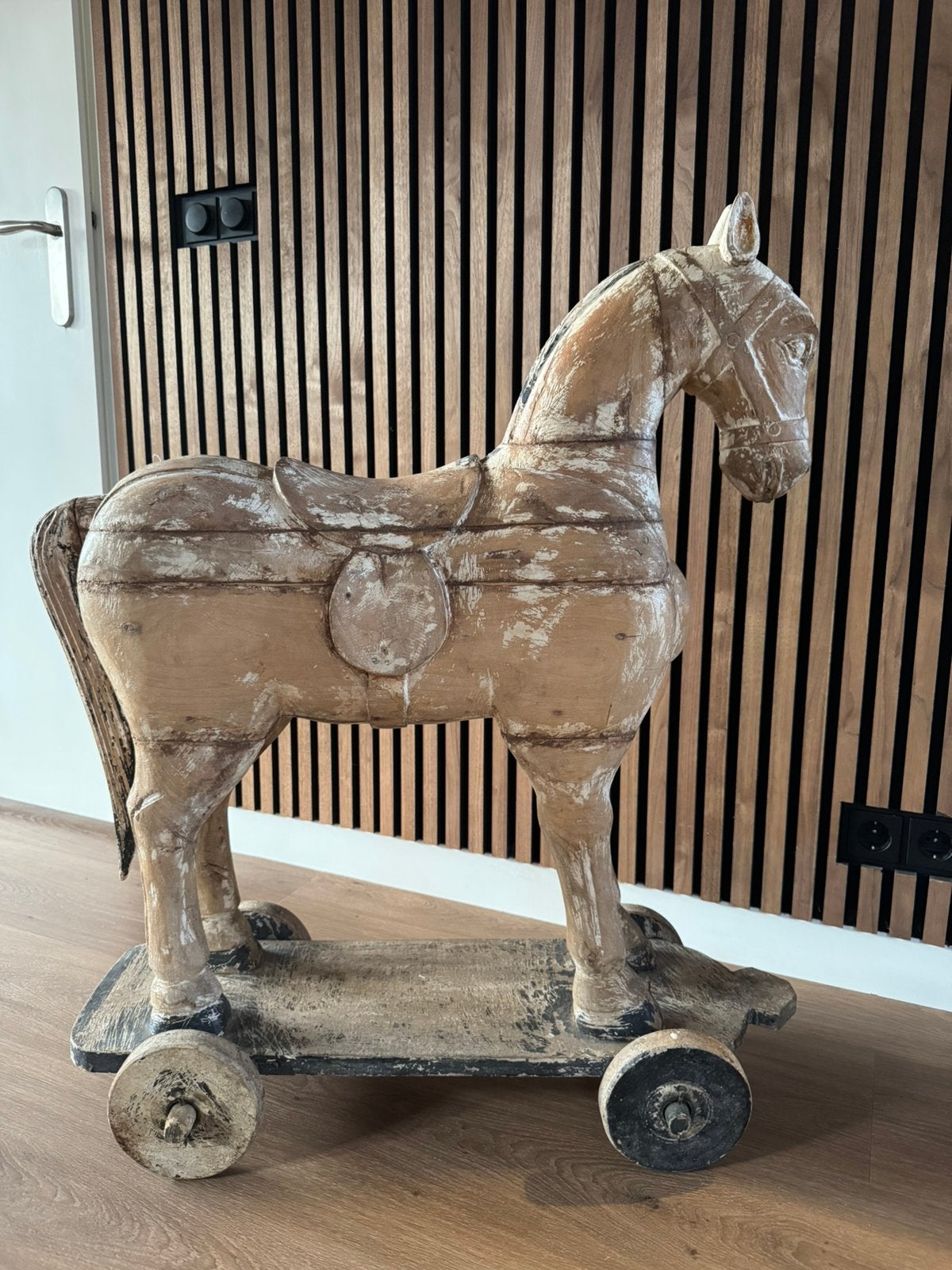 Prachtig Groot Antiek Houten Paard op Wielen –  Eyecatcher, Ophalen