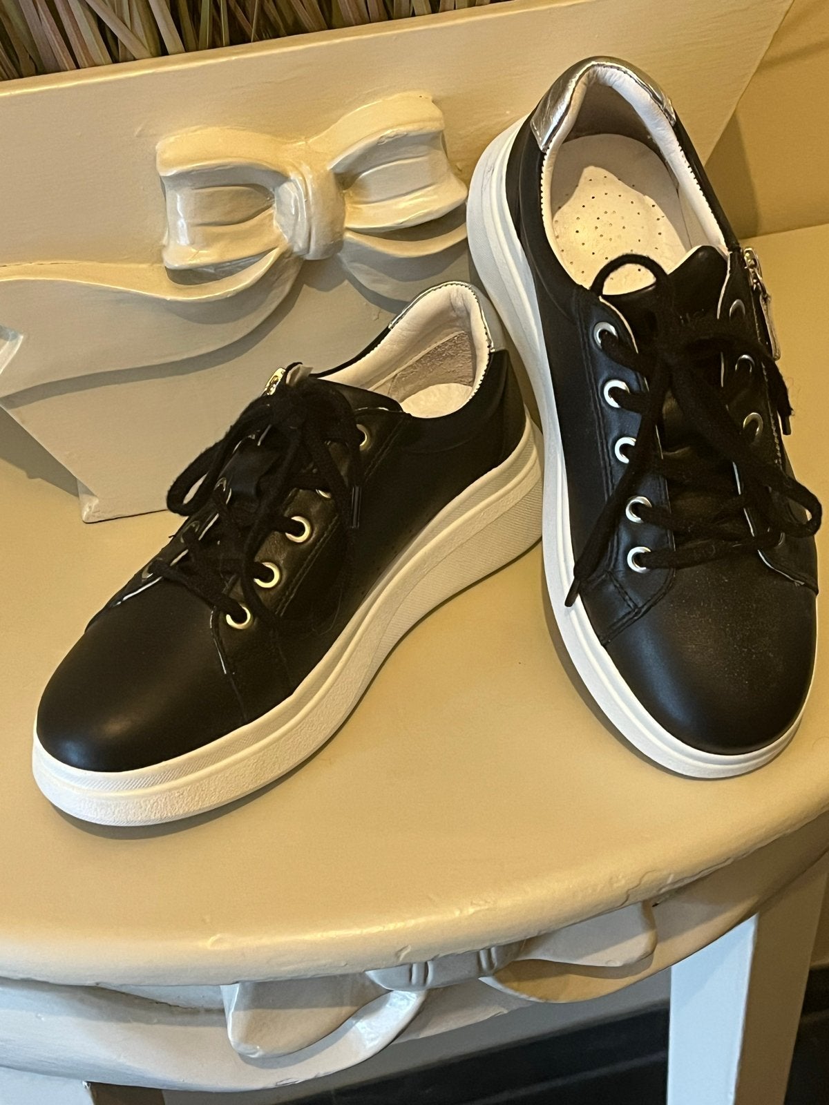 Nila & Nila Sneakers Zwart - uit Italië, Maat 37, Ophalen of Verzenden, Nieuw, Zwart, Sneakers of Gympen