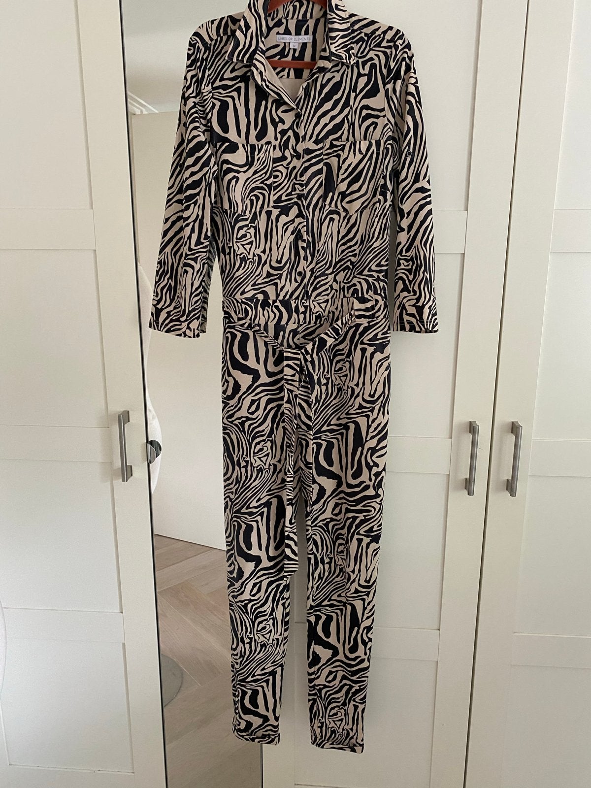 Label of Elements Zebra Print Jumpsuit Maat M, Ophalen of Verzenden, Zo goed als nieuw, Maat 38/40 (M), Zwart