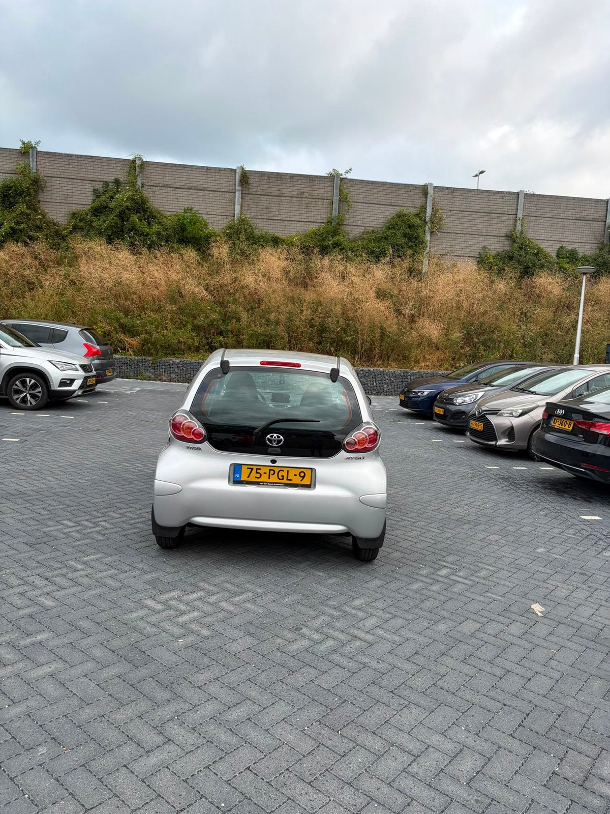 Toyota Aygo 1.0 12V Vvt-i 5DRS MMT 2011 (automaat), Auto's, 4 stoelen, 68 pk, Particulier, 998 cc