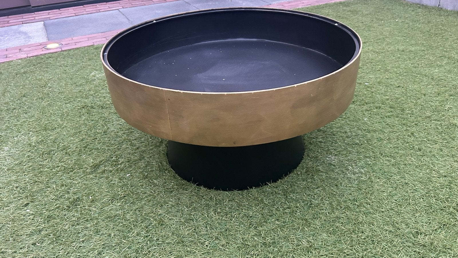 By-Boo Salontafel Bunga 75cm zwart/goud (glazen plaat kapot), Huis en Inrichting, Tafels | Salontafels, Ophalen, Gebruikt, Rond