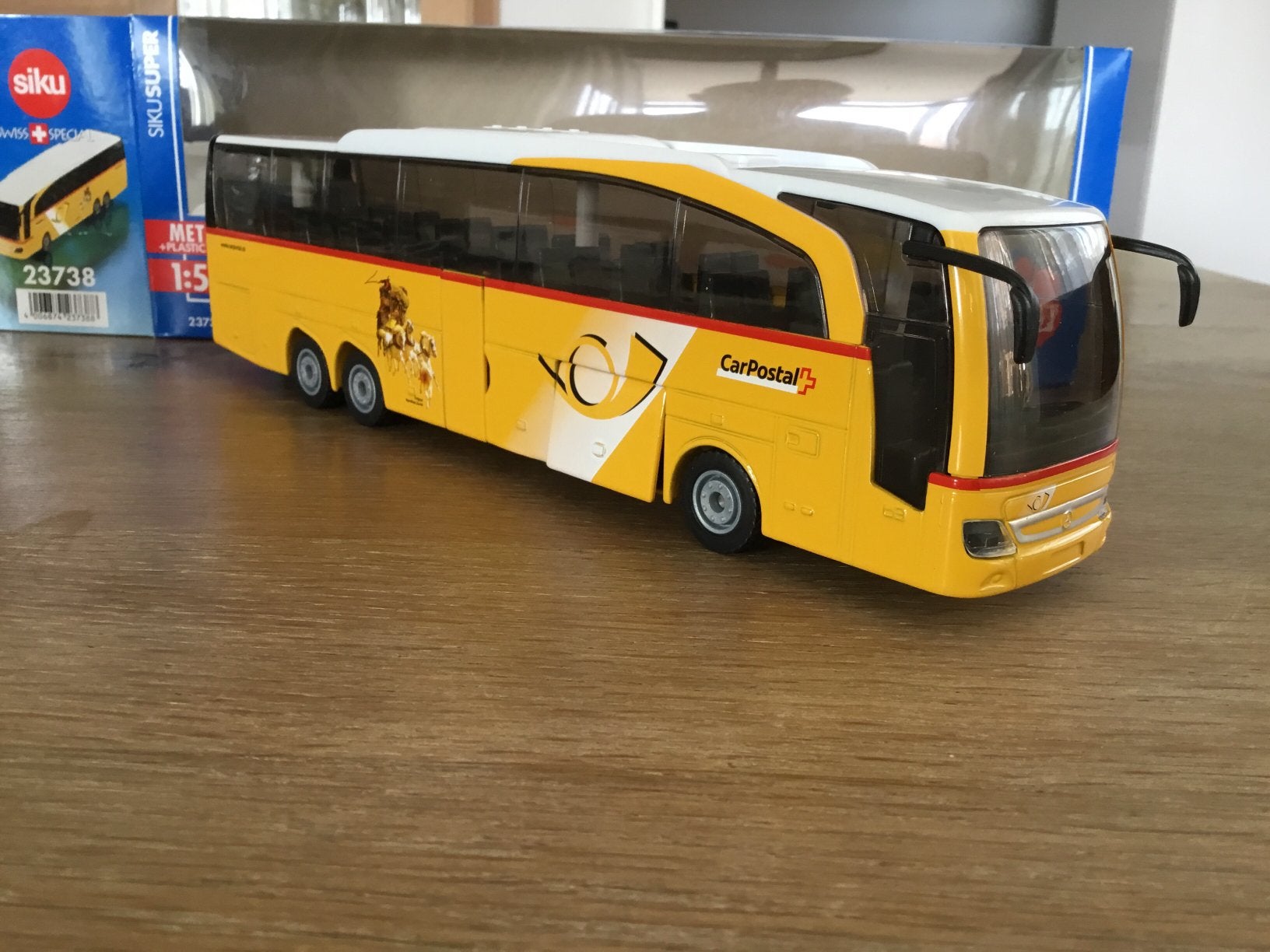 Postauto swiss special Mercedes Benz postbus bus autobus, Hobby en Vrije tijd, Modelauto's | 1:50, Ophalen of Verzenden, Nieuw