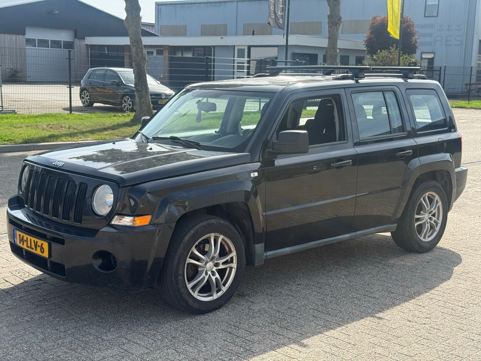 Jeep Patriot 2.4 2010 Zwart Apk 2027, Auto's, 450 kg, 4 cilinders, 1465 kg, Zwart