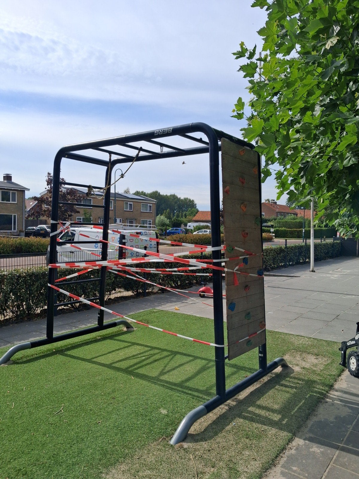 berg klimrek speeltoestel, Ophalen, Zo goed als nieuw, Schommel