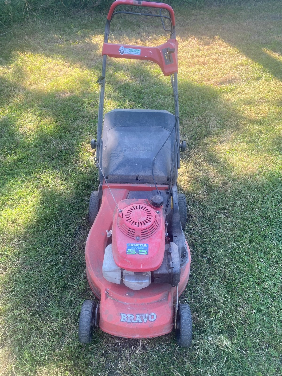 Bravo Honda 5.5 Benzine Grasmaaier met Opvangbak, Ophalen, Cirkelmaaier, Gebruikt, Opvangbak