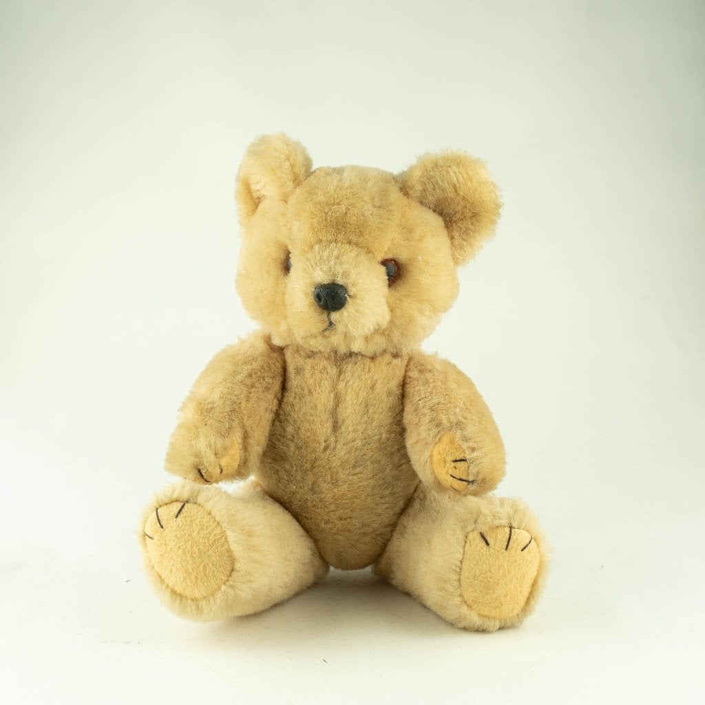 Oude goudbruine vintage teddybeer, Verzamelen, Beren en Cherished Teddies, Overige merken, Stoffen beer, Ophalen of Verzenden