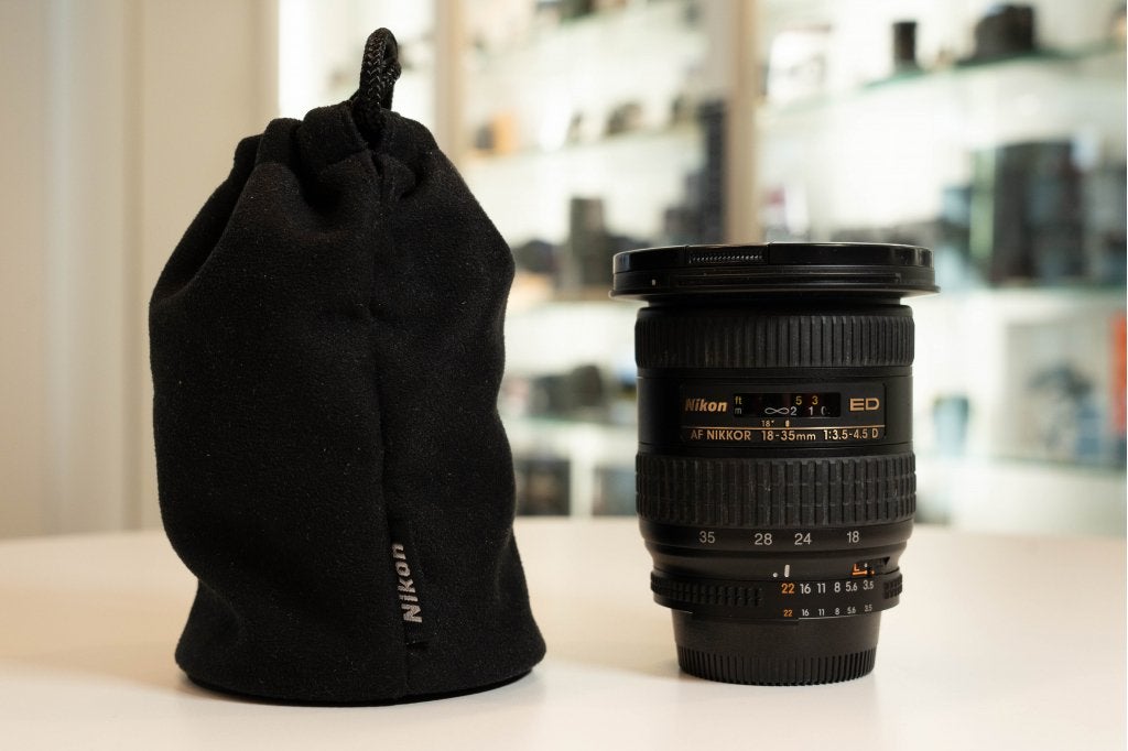 Nikon AF-D 18-35mm F/3.5-4.5 IF-ED (Foto-Groep Doorn), Audio, Tv en Foto, Niet ingevuld, Niet ingevuld, Ophalen of Verzenden, Zo goed als nieuw