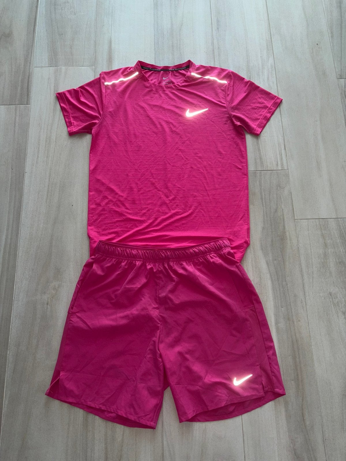 Nike miller roze, Ophalen of Verzenden, Zo goed als nieuw, Roze, Voetbal