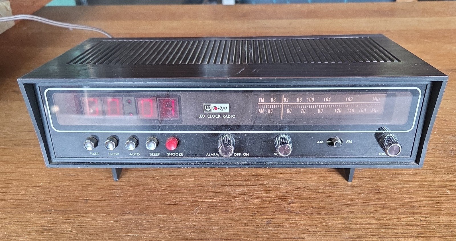 Tokyo RD-555 vintage LED wekker radio, Gebruikt, Ophalen of Verzenden, X, X