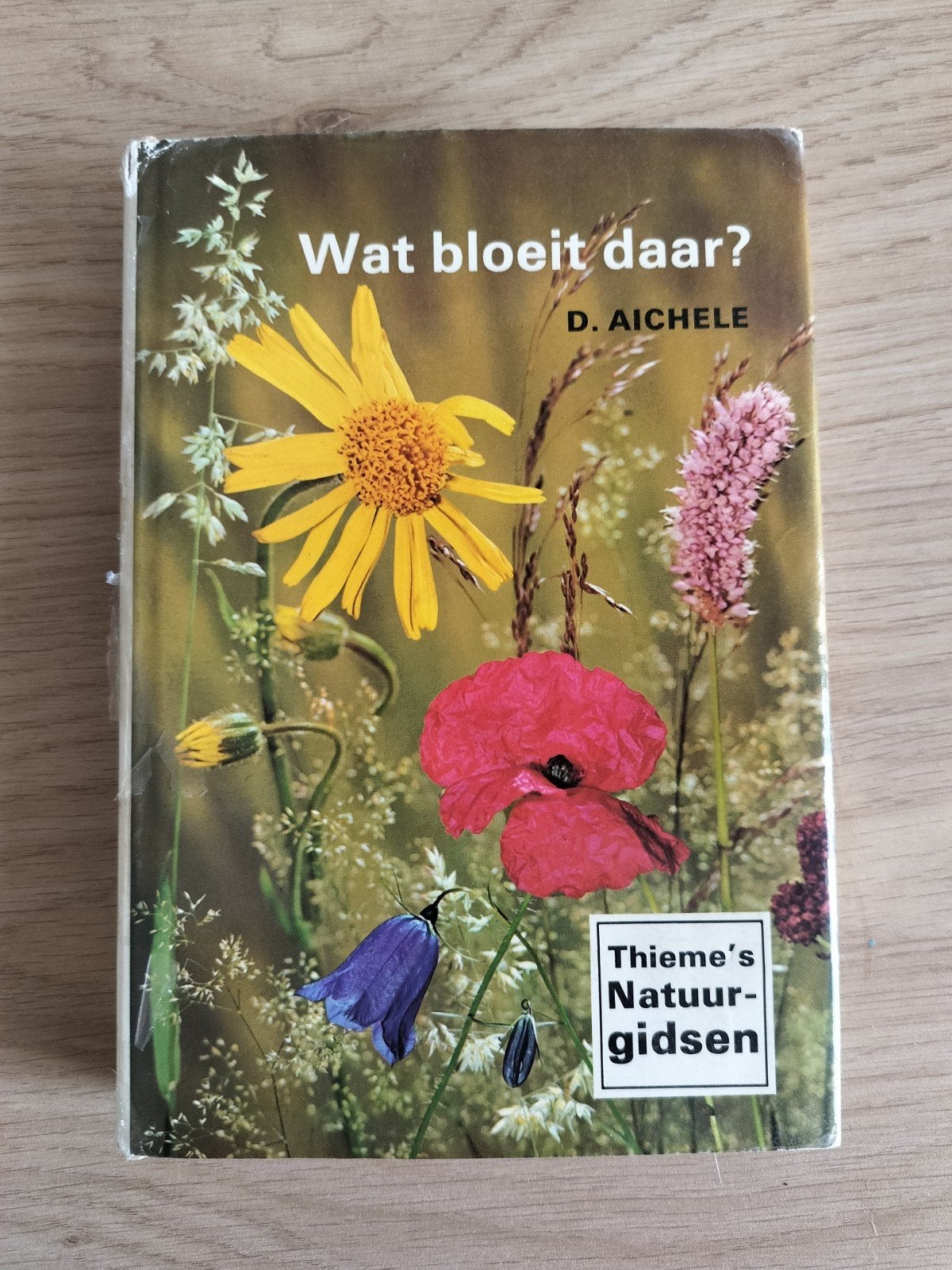 Wat bloeit daar?, Ophalen of Verzenden, Gelezen, Bloemen, Planten en Bomen