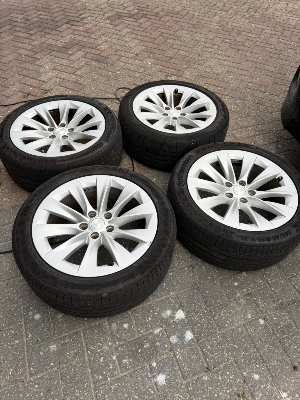 Tesla Model S 19” Velgen + Goede A-Merk Banden, 19 inch, Velg(en), Ophalen of Verzenden, Personenwagen
