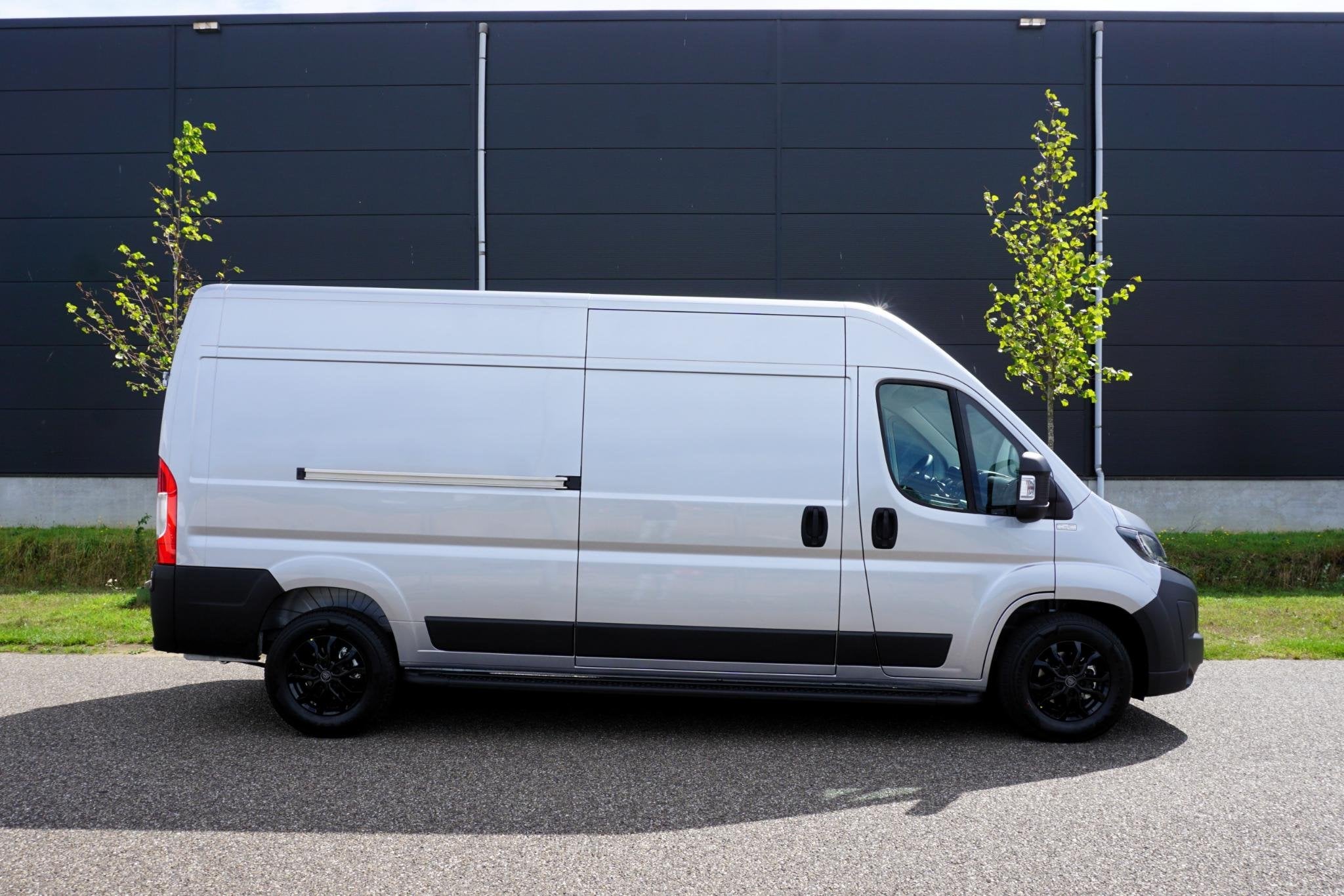 Peugeot Boxer 2.2 BlueHDi 180 L3H2 3.5t Nieuw en BPM vrij |1, Stof, Gebruikt, 4 cilinders, 179 pk
