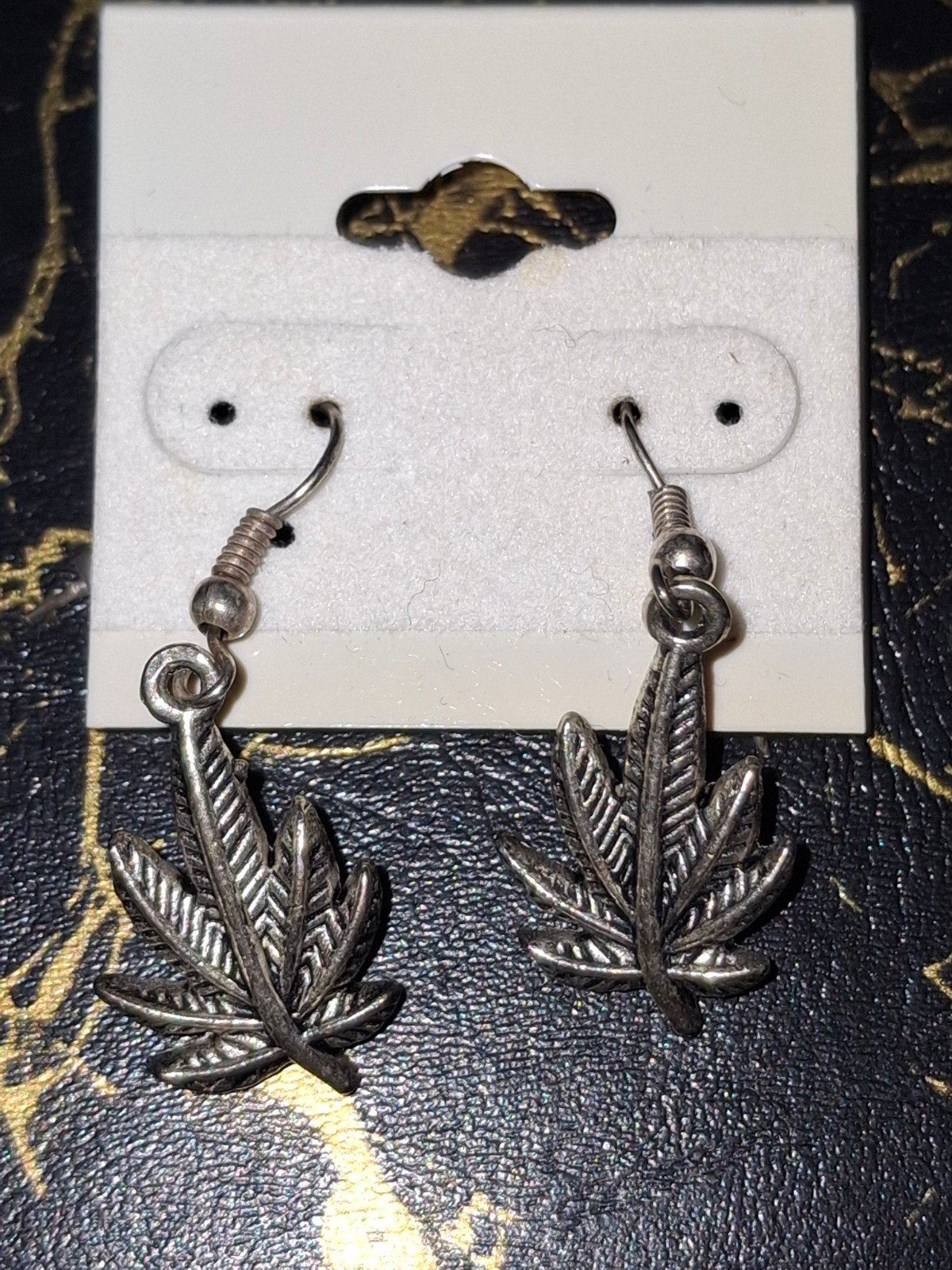 Nieuwe Oorbellen met Cannabisblad Design, Overige materialen, Hangers, Nieuw, Ophalen of Verzenden