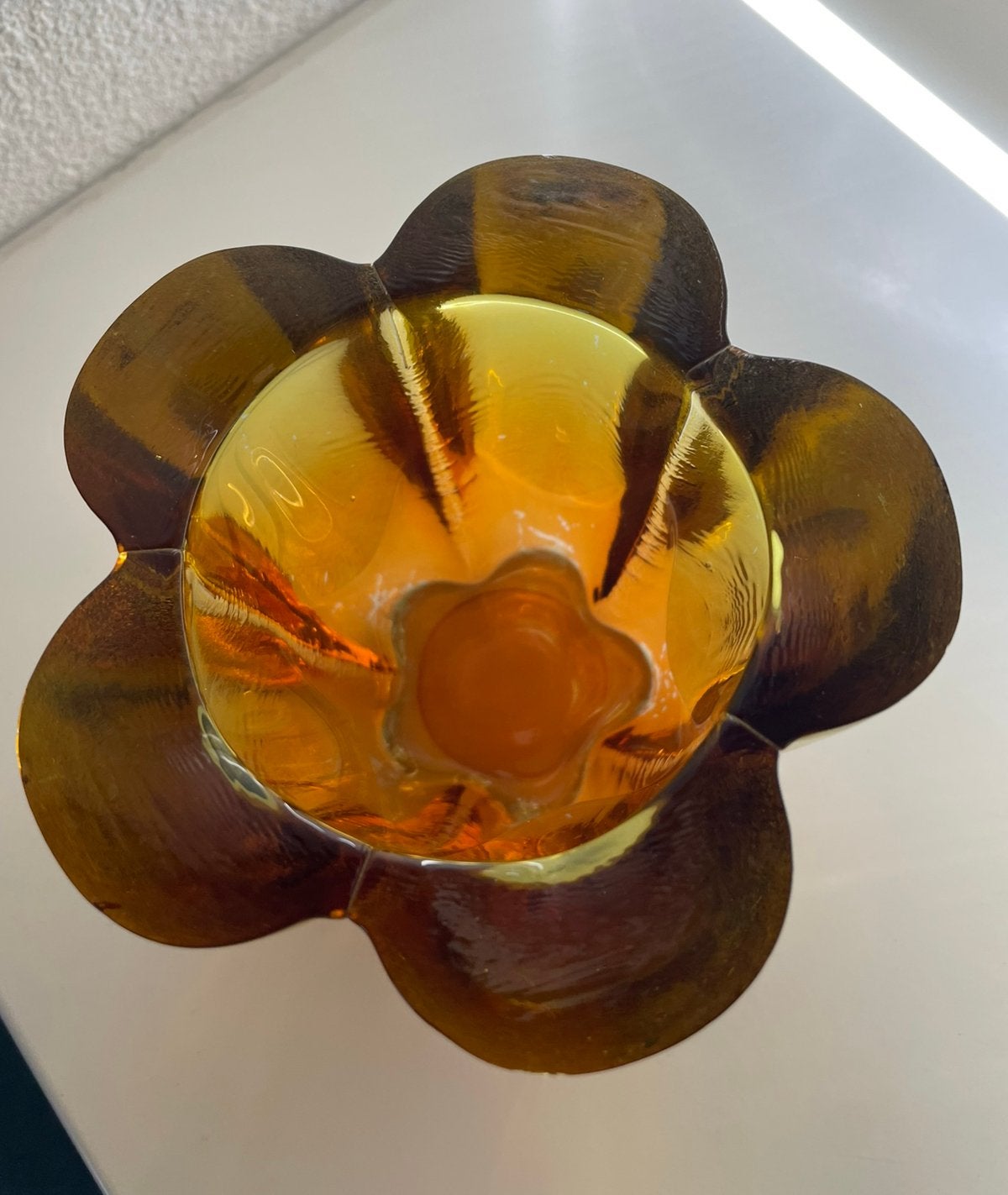 Oranje vaasje van dik glas, Antiek en Kunst, Antiek | Glas en Kristal, Ophalen of Verzenden
