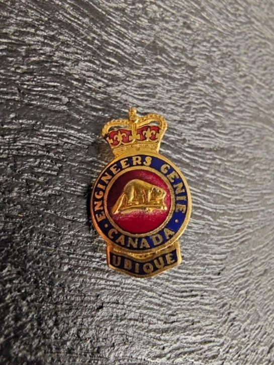 Collar dog Canada engineer Genie, Verzamelen, Ophalen of Verzenden, Landmacht, Embleem of Badge