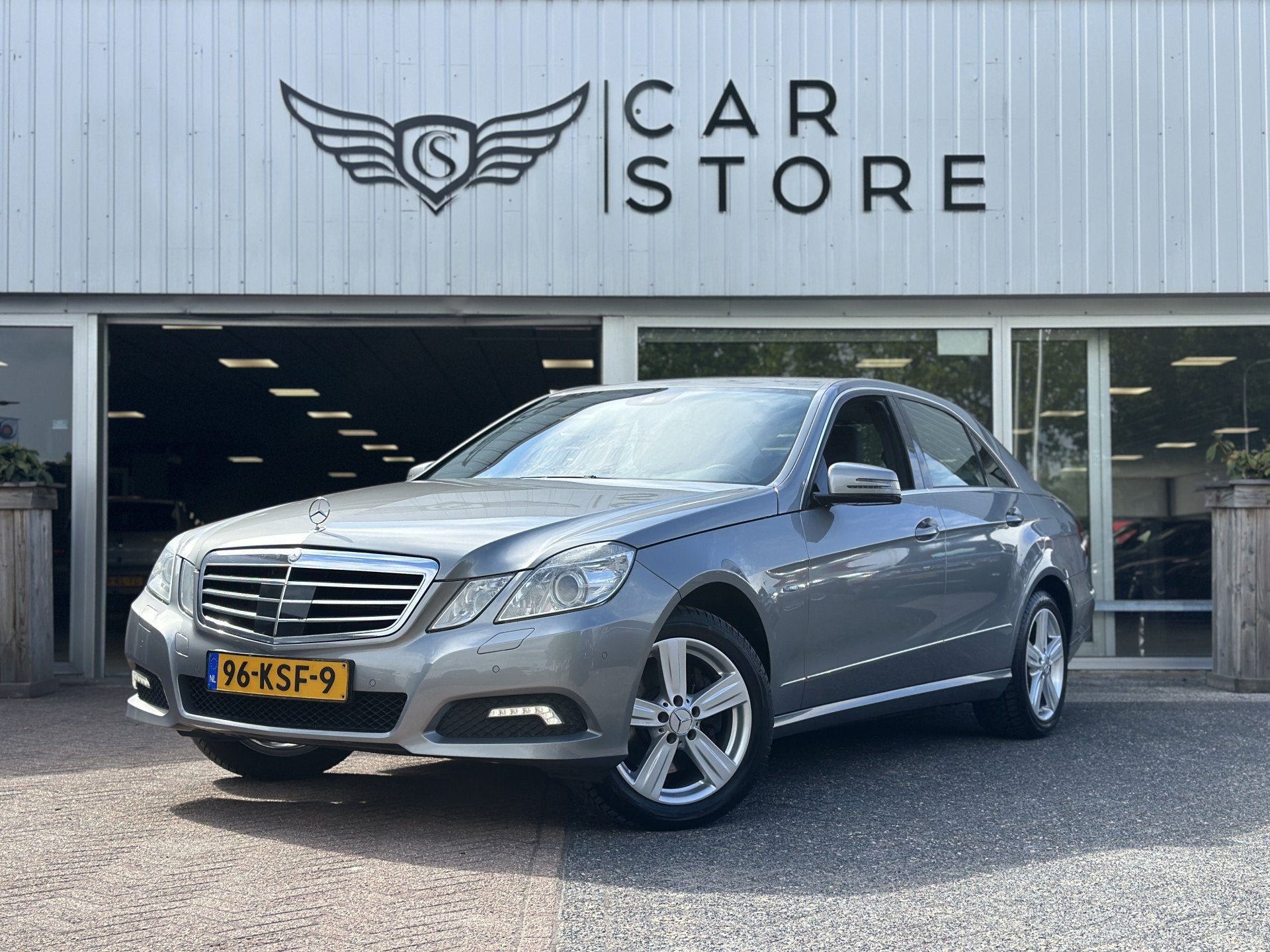 Mercedes-Benz E-Klasse 350 CGI Avantgarde |ACC|CAMERA|STOEL, Auto's, Mercedes-Benz, Automaat, Euro 5, Achterwielaandrijving, Gebruikt