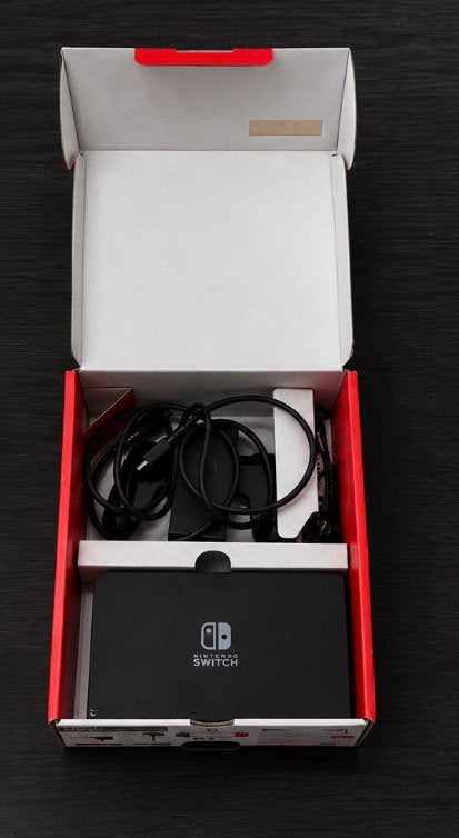 Foto 3 van Nintendo Switch complete set + spellen